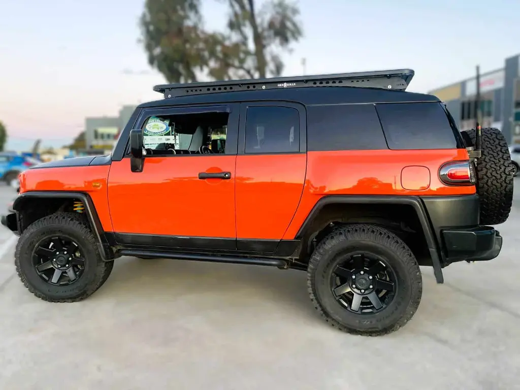 Aluminium-roof-rack-for-FJ-cruiser-series-ARMORMAN4X4-4.webp