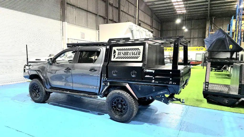 Hilux Tray Canopy 1000- ARMORMAN 4X4 (2).webp