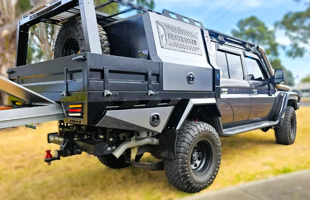 COMBO1000- LC 79- TRAY CANOPY - BUSHRANGER - ARMORMAN 4X4 (5).webp