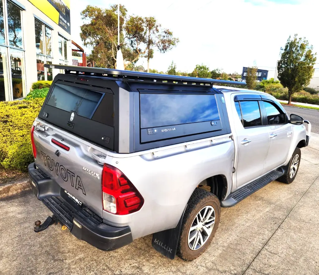 ARMORMAN4X4-SOLID SIDE GLASS TUB CANOPY- HILUX SR (3).webp