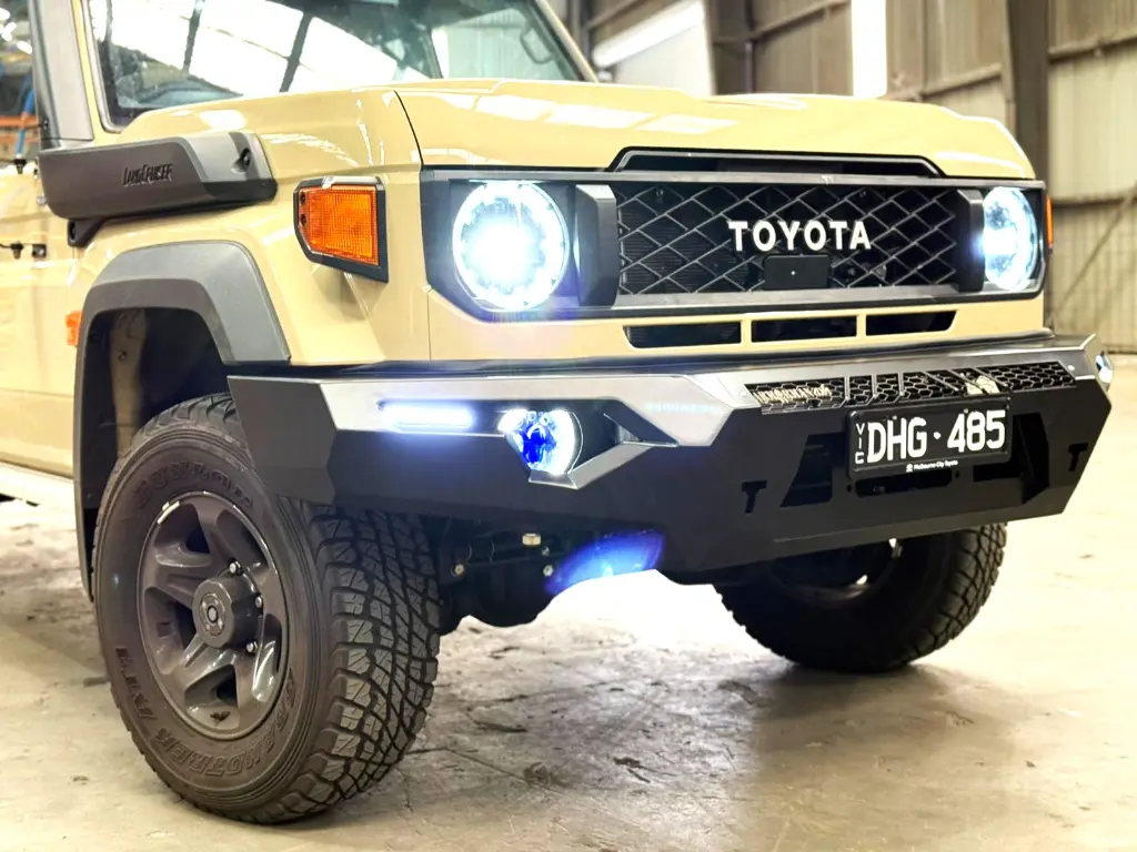 ARMORMAN4X4-ROADMASTER- NOLOOP BULLBAR-LC79SER (5).webp