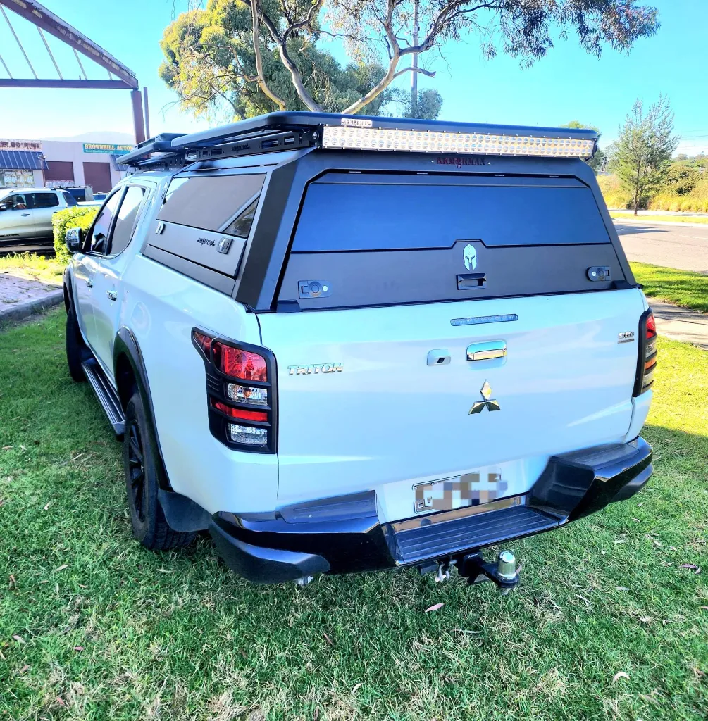 ARMORMAN4X4- SOLID SIDE GLASS TUB CANOPY (7).webp