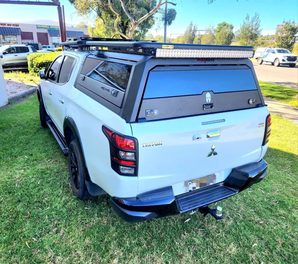 ARMORMAN4X4- SOLID SIDE GLASS TUB CANOPY (5).webp