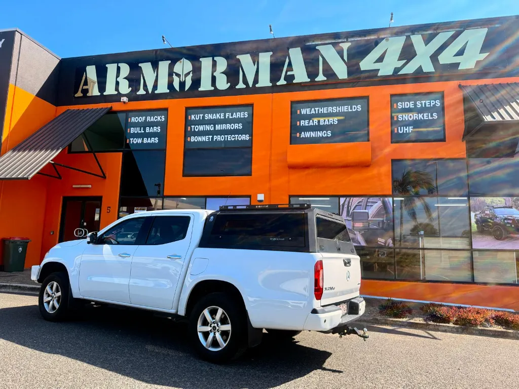 ARMORMAN 4X4- SLIDING WINDOW - BENZ.webp