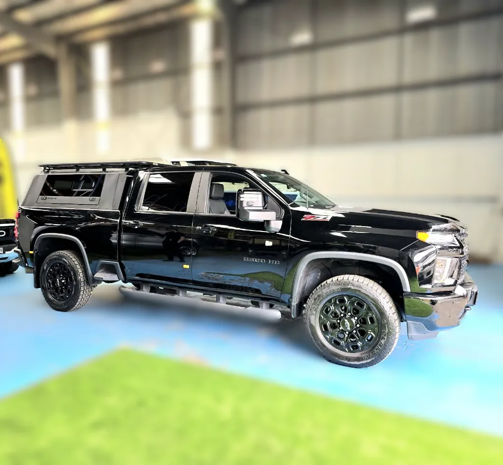 ARMORMAN4X4-SOLID SIDE GLASS TUB CANOPY-GMC2500 (10).webp