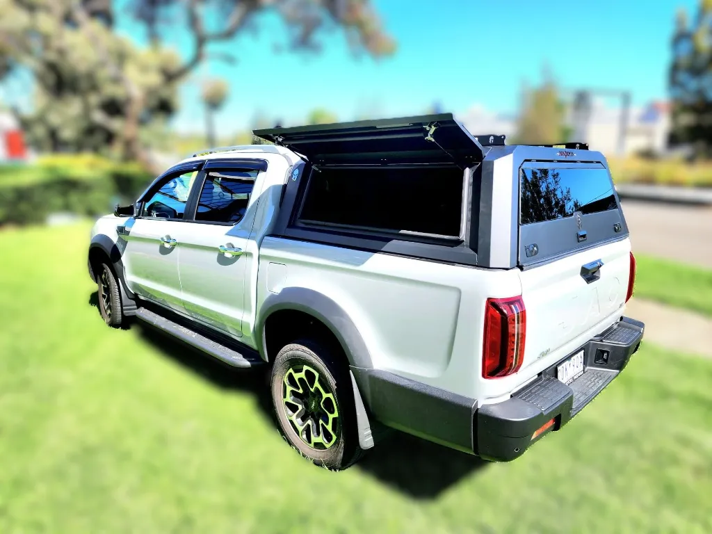 ARMORMAN4X4-SOLID SIDE GLASS TUB CANOPY -JAC T9 (18).webp