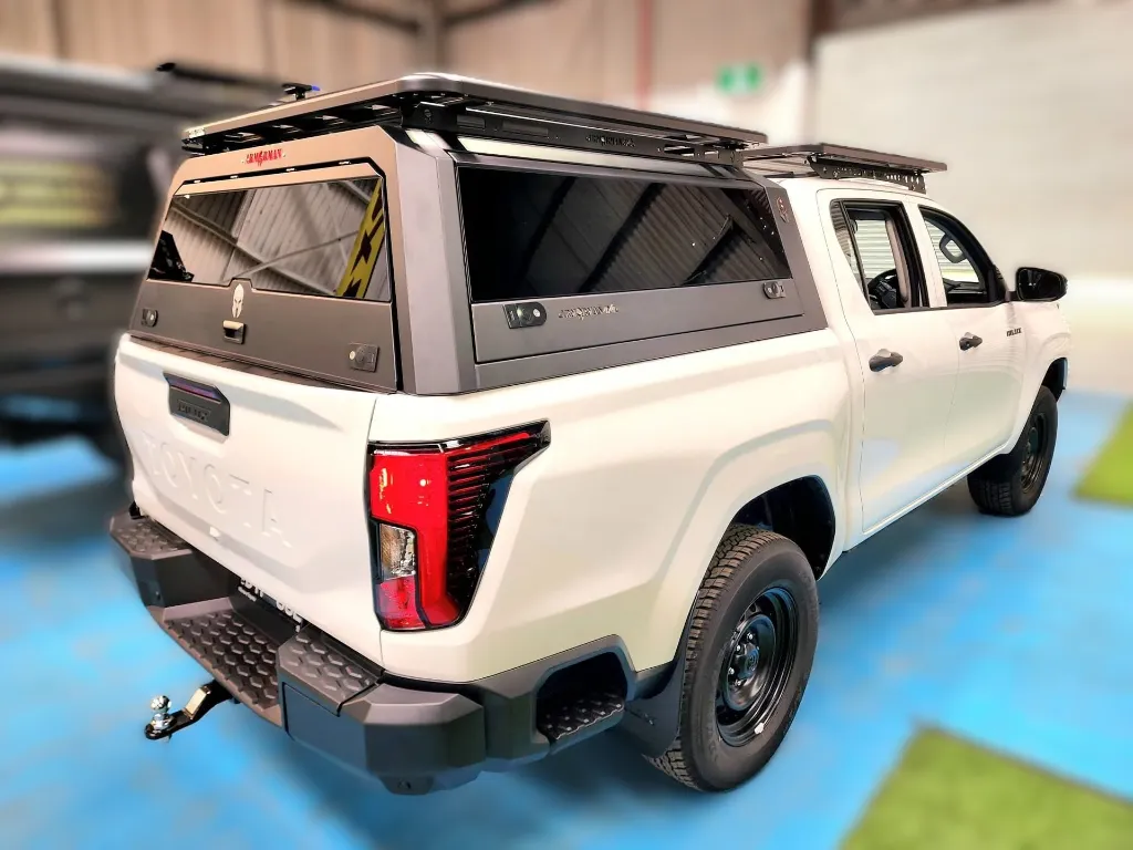 ARMORMAN 4X4-SOLIDE SIDE GLASS TUB CANOPY HILUX (10).webp