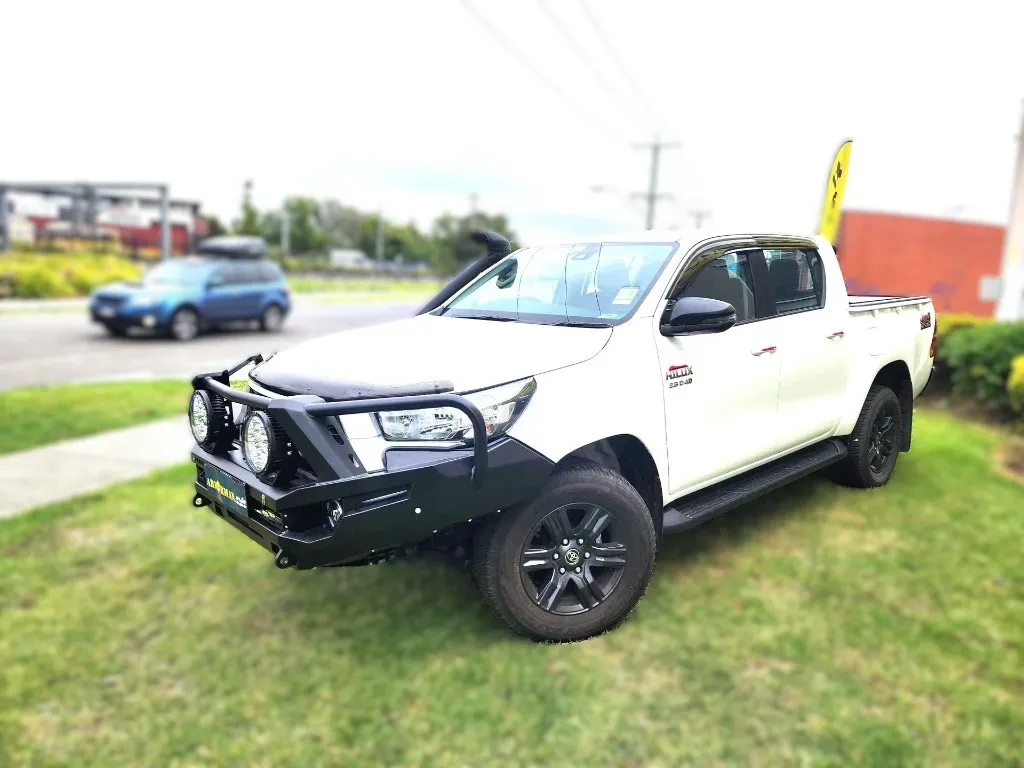 ARMORMAN4X4-BUSHMASTER BULLBAR HILUX 23ON (2)copy.webp