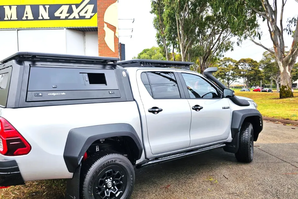 ARMORMAN4X4-SLIDING WIMDOW TUB CANOPY HILUX (6).webp
