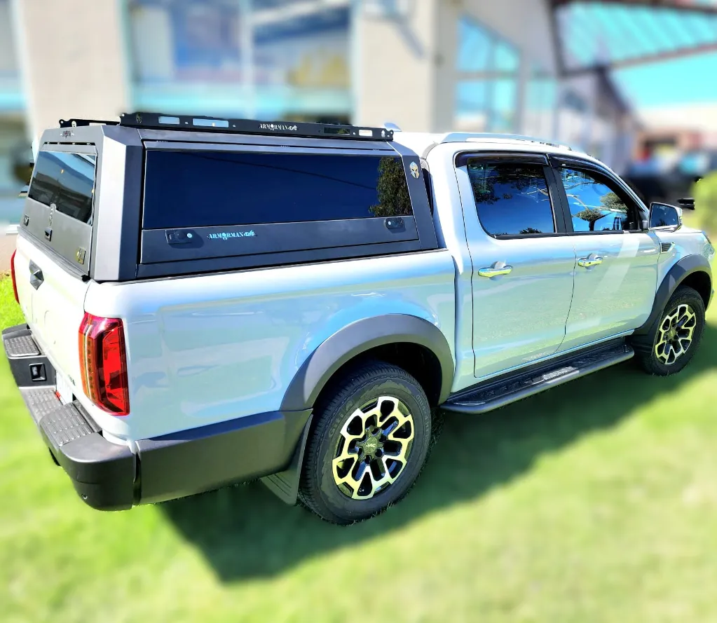 ARMORMAN4X4-SOLID SIDE GLASS TUB CANOPY -JAC T9 (27).webp