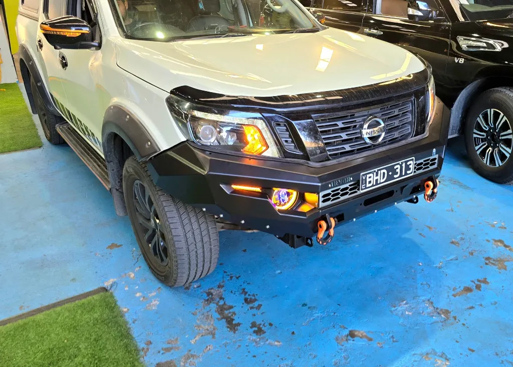 ROAMASTER BULLBAR- NP300-1520 ARMORMAN4X4 (11).webp