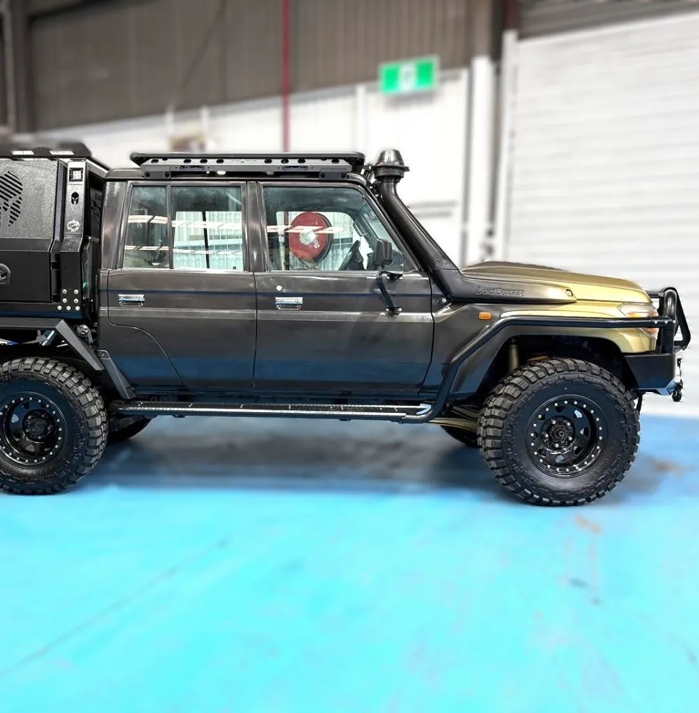 _ARMORMAN 4X4 -LC 79 SER- ROOF RACK.webp