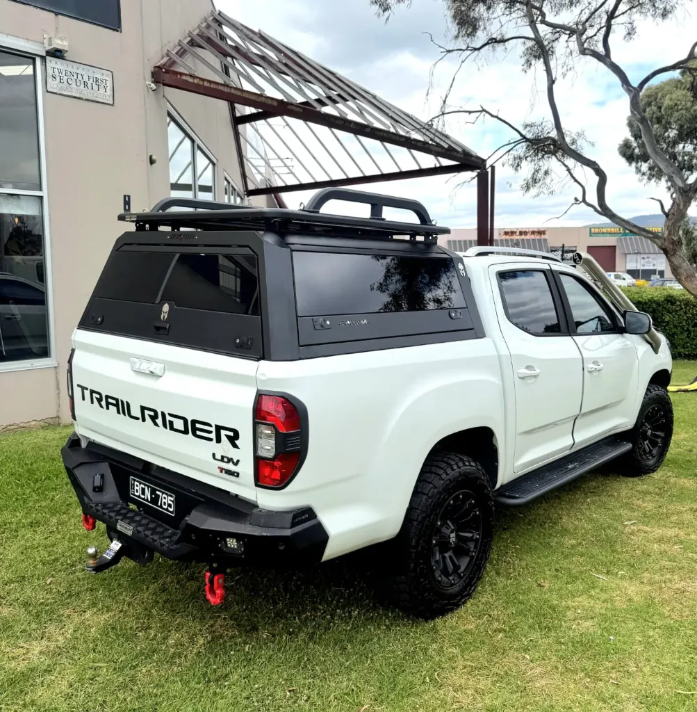 LDV T60 Canopy – Solid Side Glass Tub Canopy