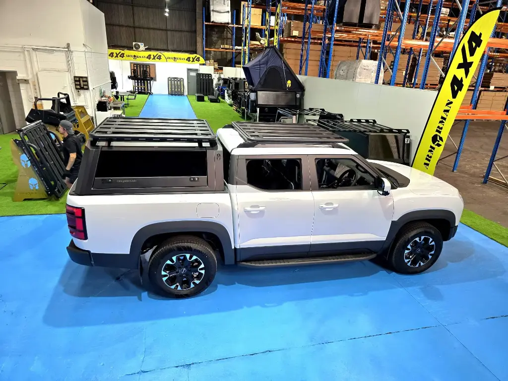 SOLID SIDE GLASS TUB CANOPY-BYD SHARK