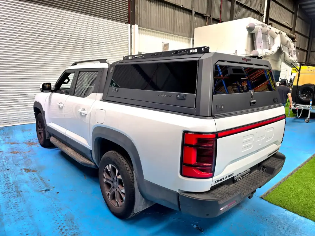 STAINLESS STEEL TUB CANOPY-BYD SHARK -SOLID SIDE GLASS 