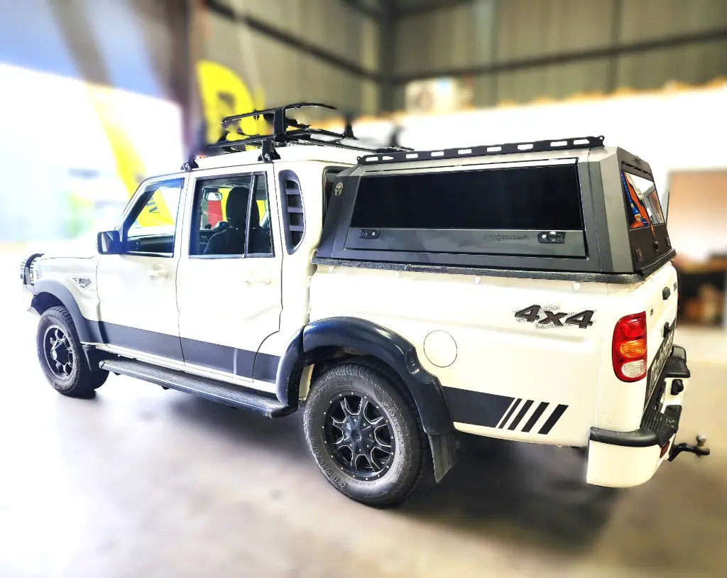 SOLID SIDE GLASS TUB CANOPY- Mahindra 