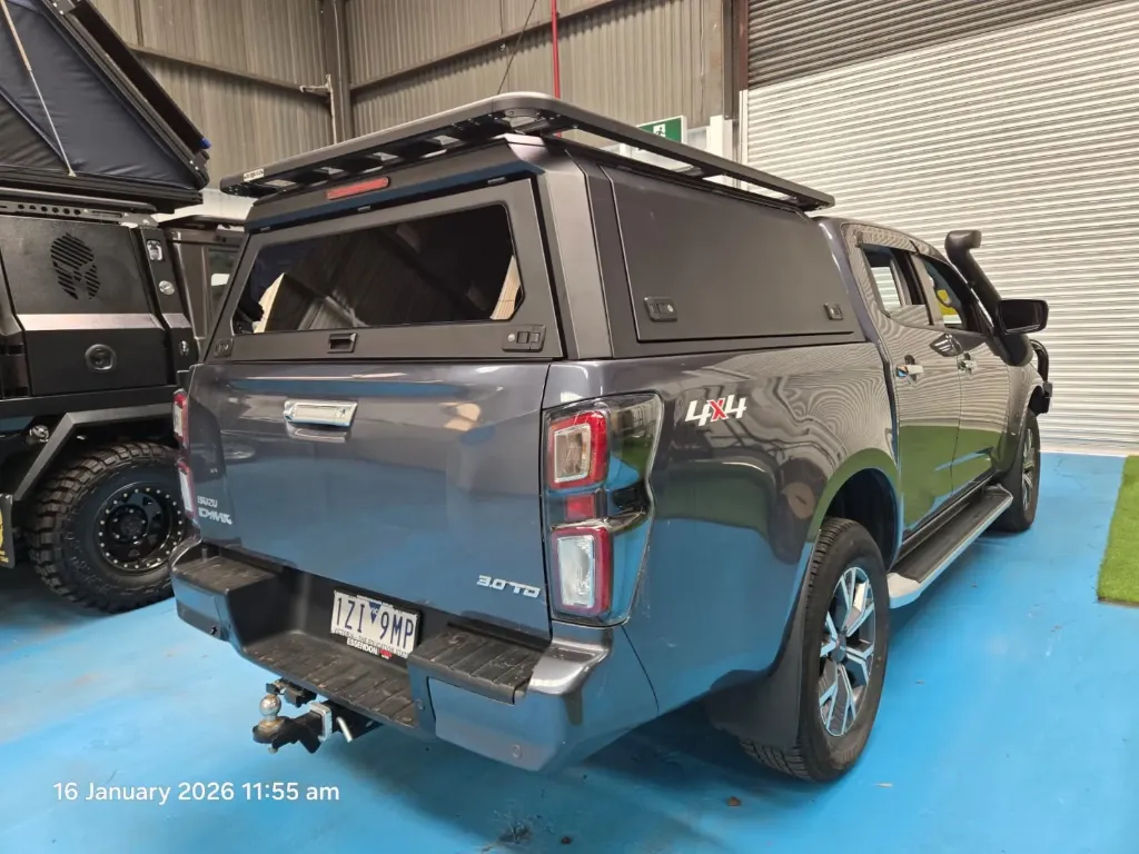 SOLID SIDE  TUB CANOPY-D-MAX