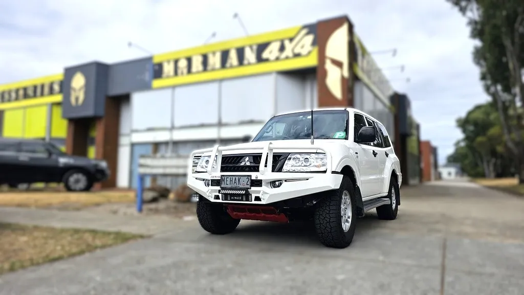 BULL BAR FOR MITSUBISHI  PAJERO(2000-2005),  Bushmaster Bull Bar- Durable 4x4 Off-Road Protection