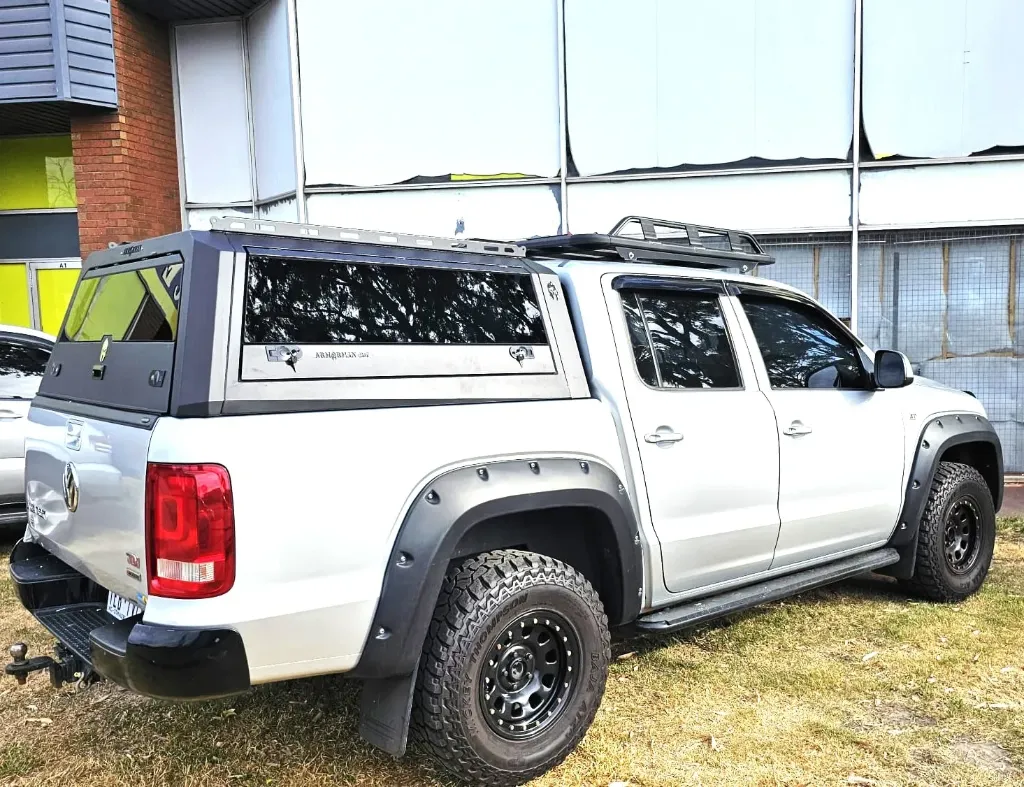 SOLID SIDE GLASS TUB CANOPY-AMAROK