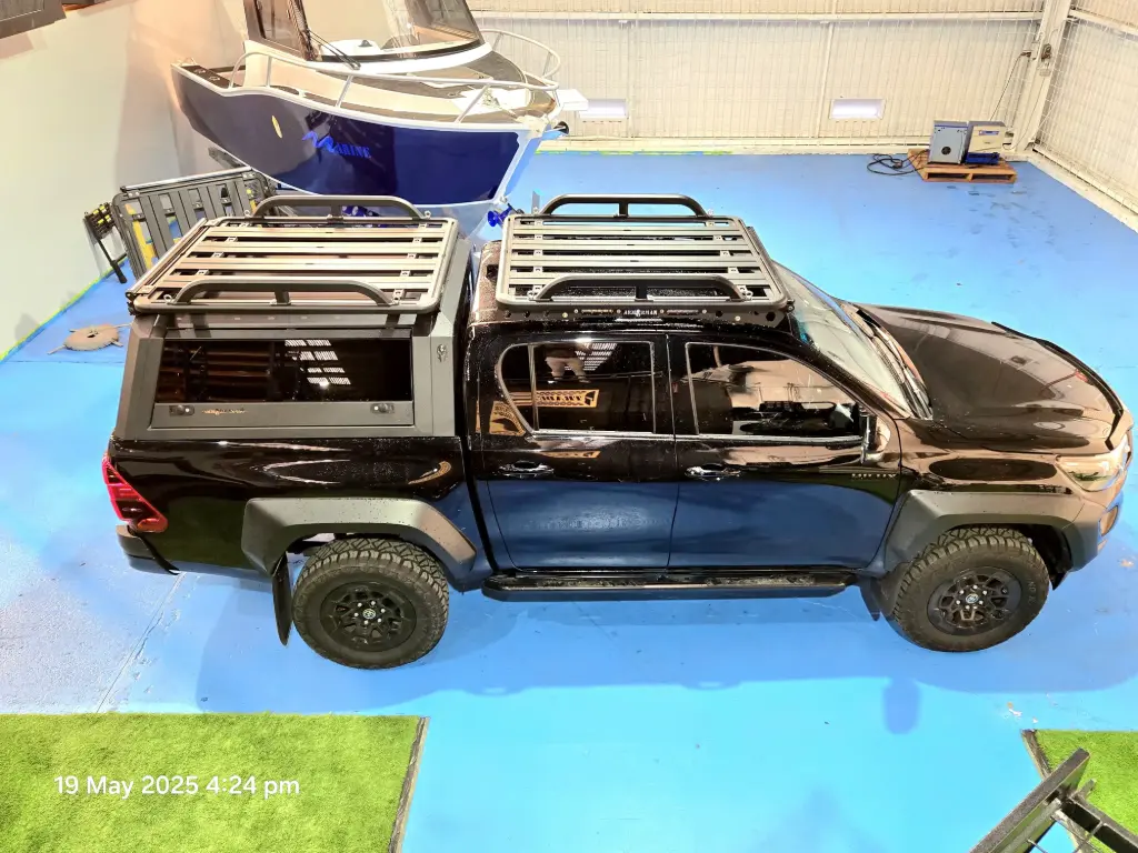 [AM-STUC-SSG-HLSR5] Toyota Hilux SR5 Canopy – Solid Side Glass Tub Canopy-Hilux Canopy