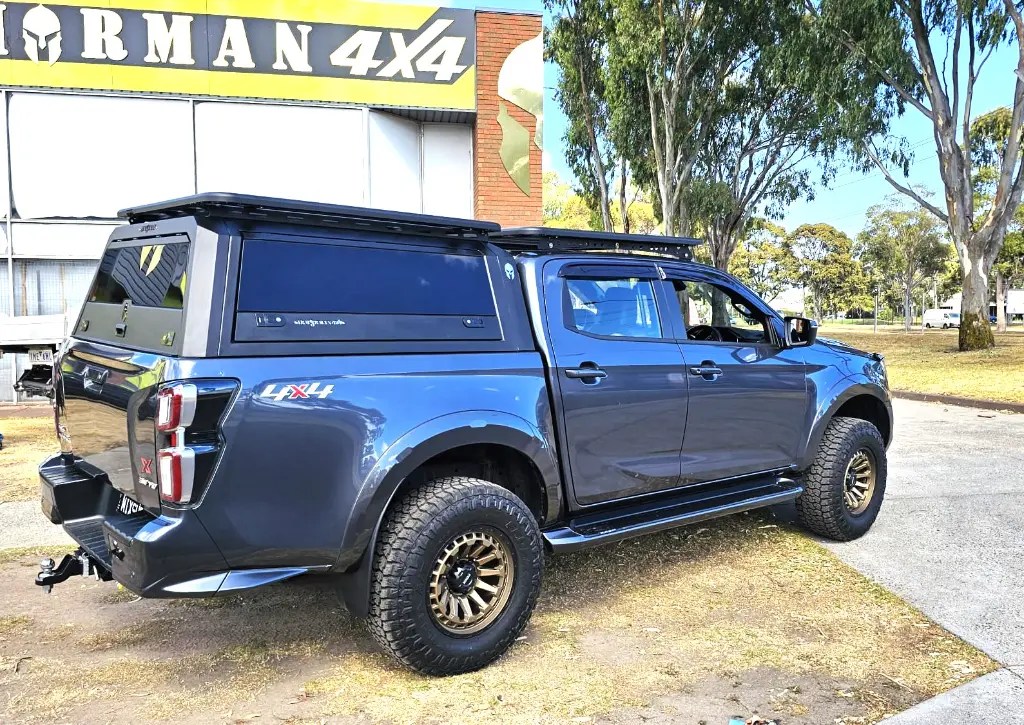 [AM-STUC-SSG-DM] Isuzu D-MAX Canopy – Solid Side Glass Tub Canopy