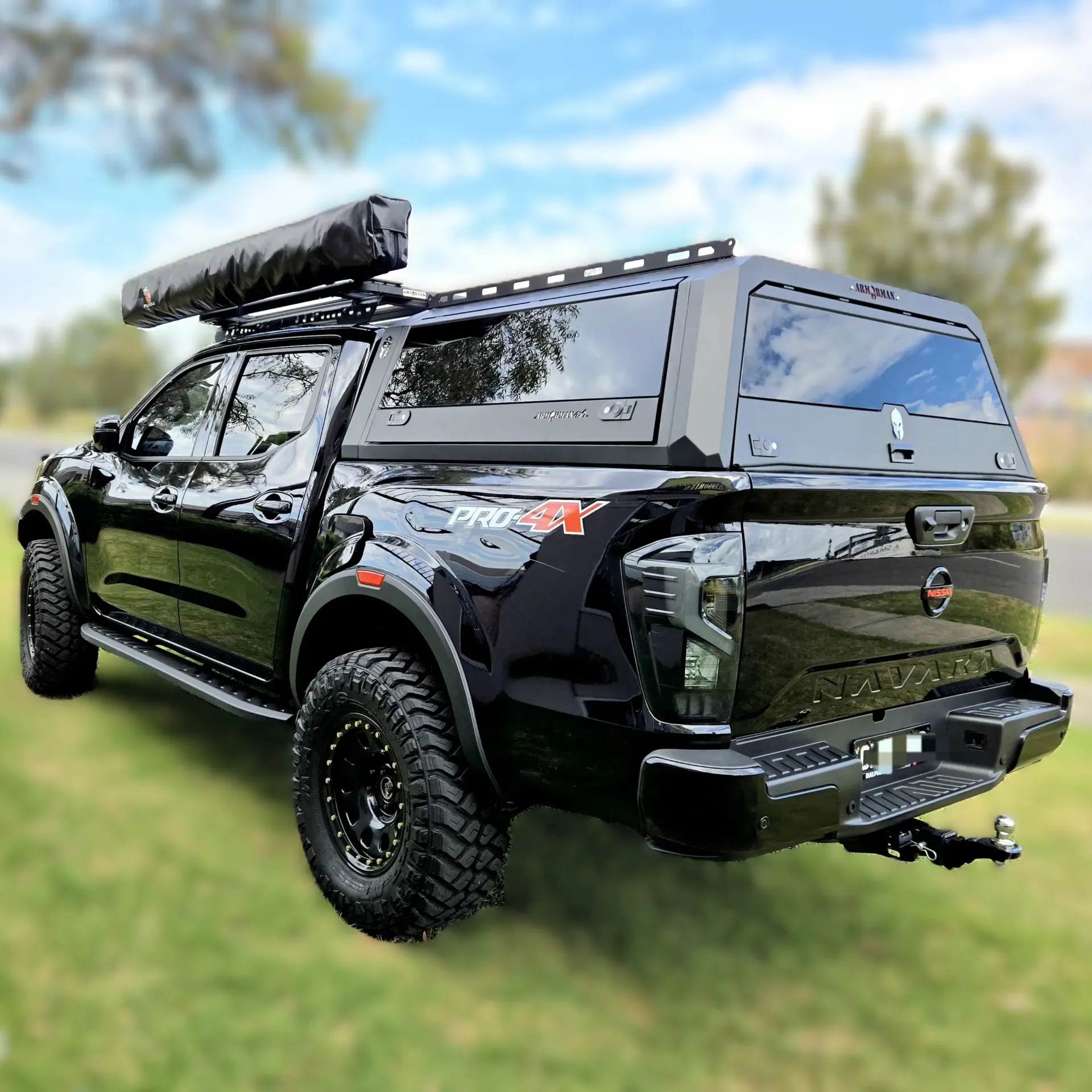 [AM-STUC-SSG-NP300] Nissan Navara NP300 Canopy – Solid Side Glass Tub Canopy
