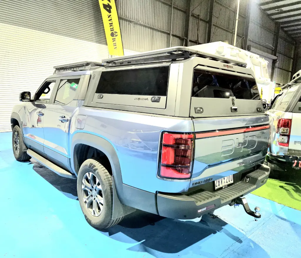 BYD Shark Solid Side Glass Tub Canopy