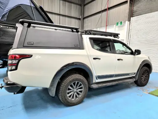 [AM-STUC-SS-MQMR] SOLID SIDE  TUB CANOPY-MQ, MR TRITON