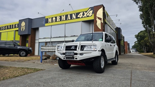 [AM-FBPJ-0005BM] BULL BAR FOR MITSUBISHI  PAJERO,  Bushmaster Bull Bar- Durable 4x4 Off-Road Protection